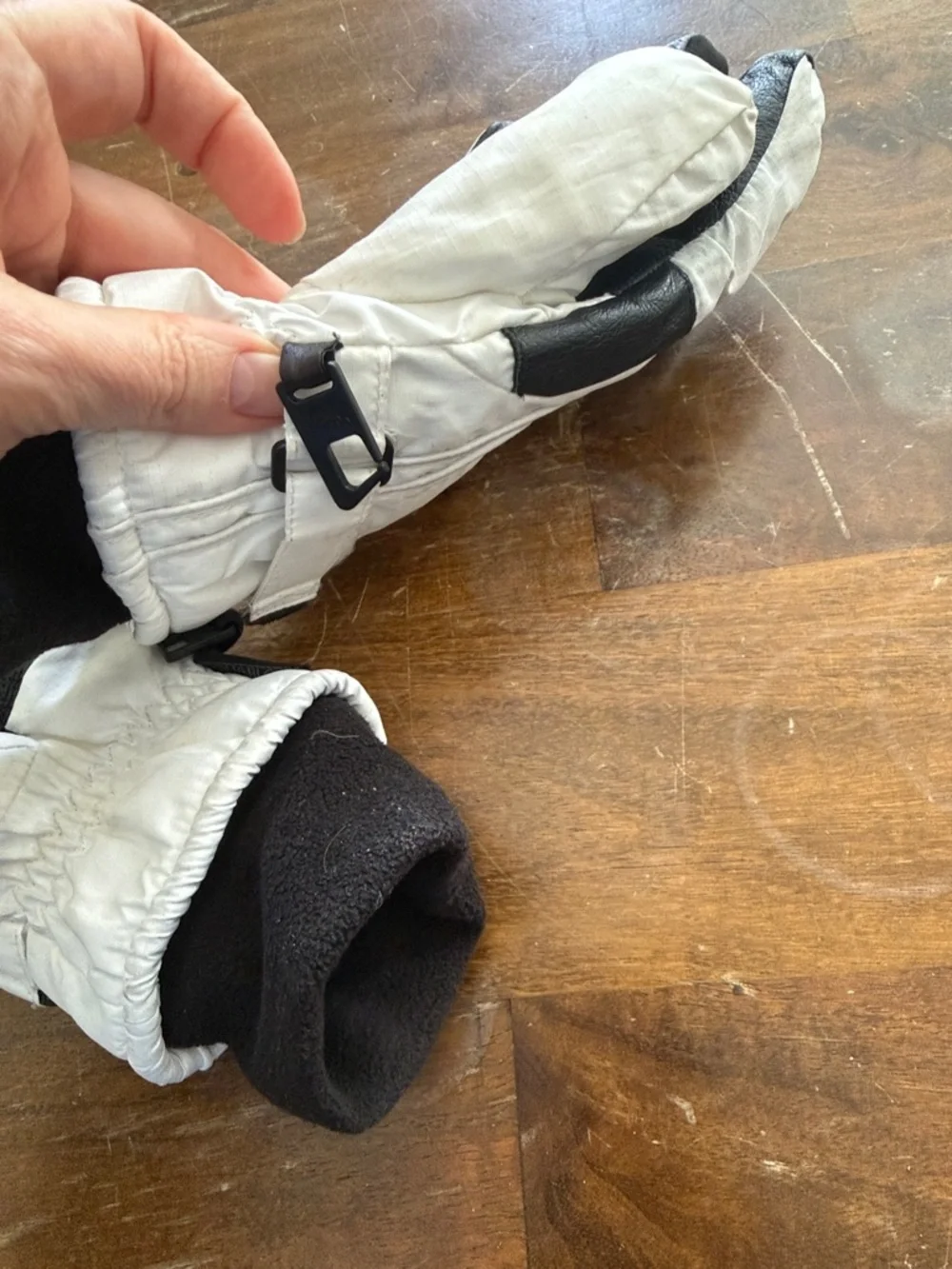 Kids White and Black Insulated Gloves- GORDINI size XL